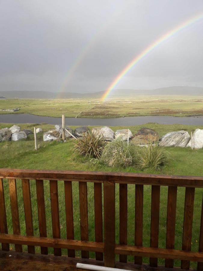 Swan View Lodge - North Uist Lochmaddy Exterior foto